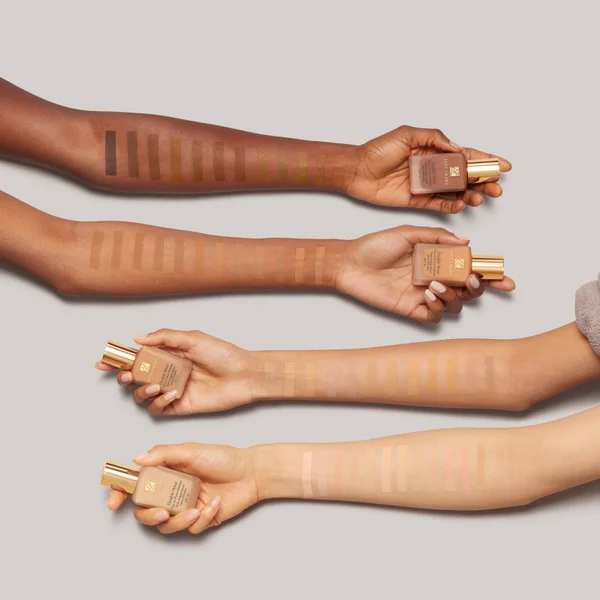 Estée Lauder Double Wear Stay-In-Place Makeup - 8N1 Espresso 4 Estée Lauder Double Wear Stay-In-Place Makeup - 8N1 Espresso - Image 2