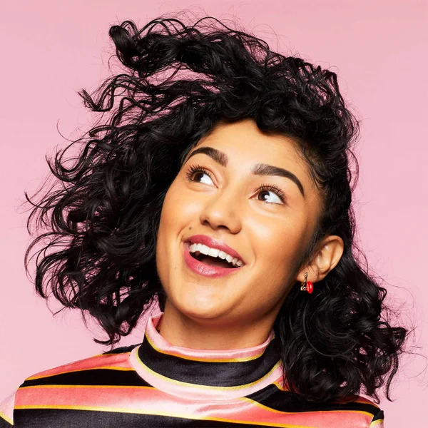 Benefit Hello Happy Velvet Powder Foundation (Various Shades) 4 Benefit Hello Happy Velvet Powder Foundation (Various Shades) - Image 2