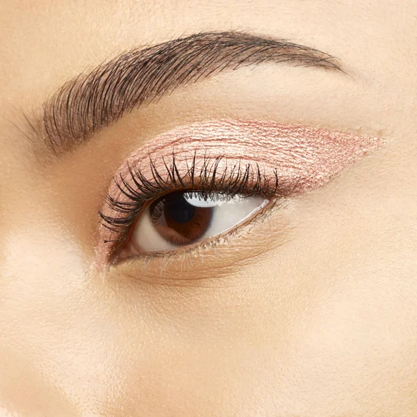 Yves Saint Laurent Satin Crush Eyeshadow 2.8g (Various Shades) 5 Yves Saint Laurent Satin Crush Eyeshadow 2.8g (Various Shades) - Image 3