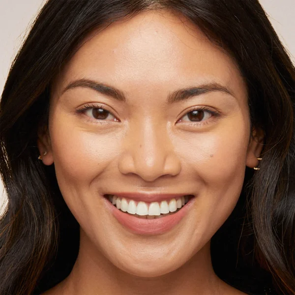 Double Wear Sheer Long-Wear Makeup SPF 20 - 4N1 Shell Beige 6 Double Wear Sheer Long-Wear Makeup SPF 20 - 4N1 Shell Beige - Image 4